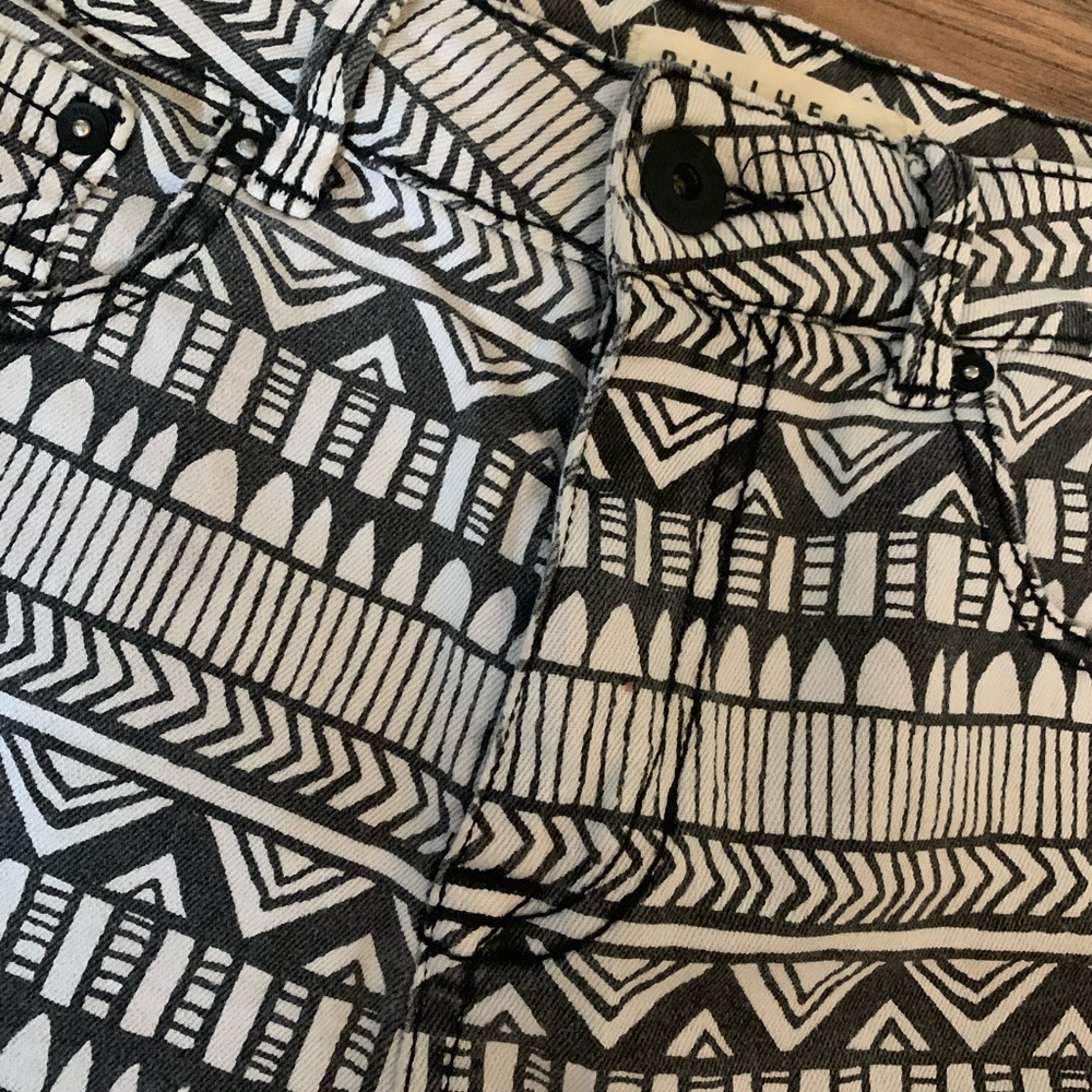 Bullhead Aztec Design High Rise Shorts - Picture 2 of 6